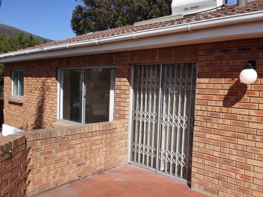 To Let 3 Bedroom Property for Rent in Panorama Western Cape